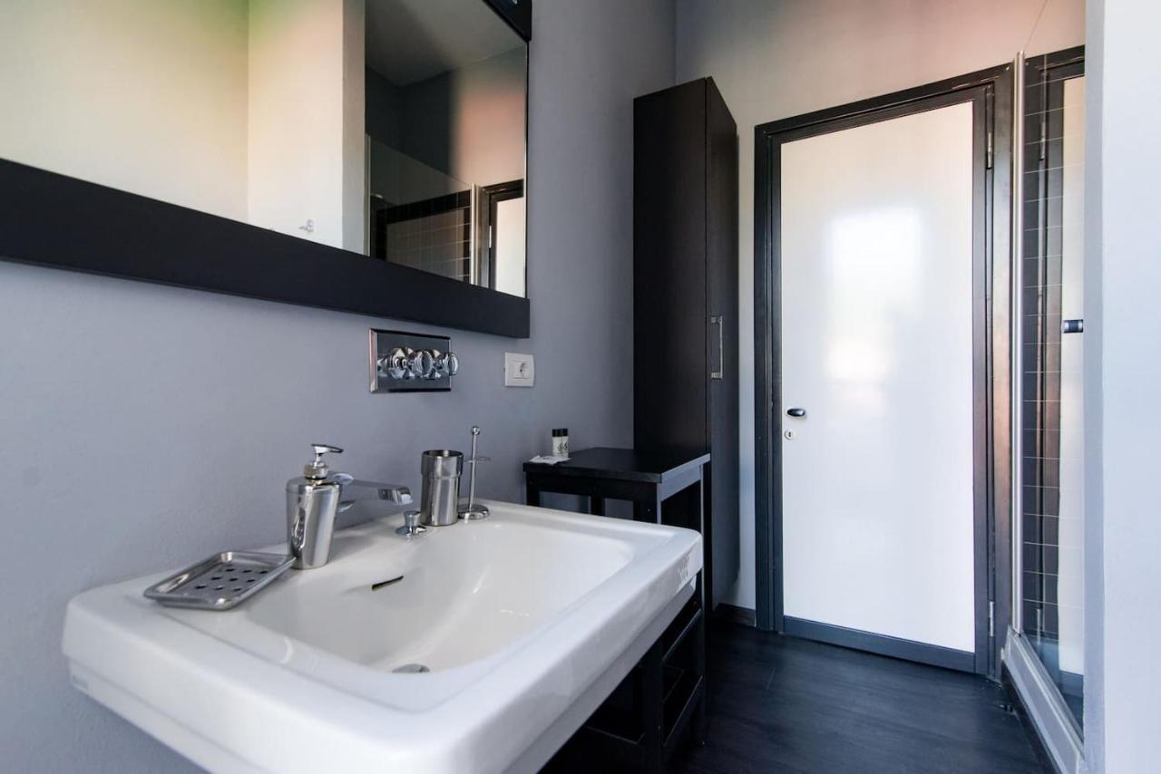 Via Mentana 32 - The House Of Travelers Apartment Como Bagian luar foto